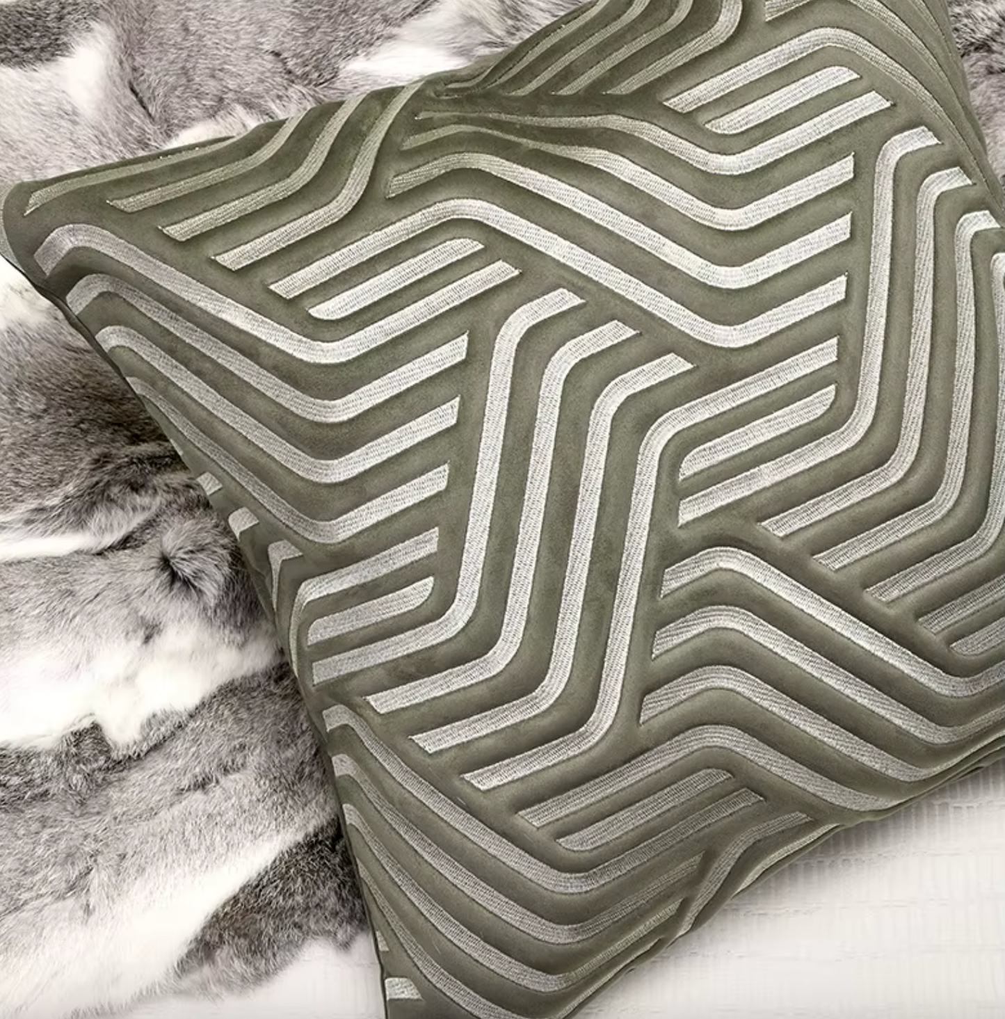 Stripe cushion